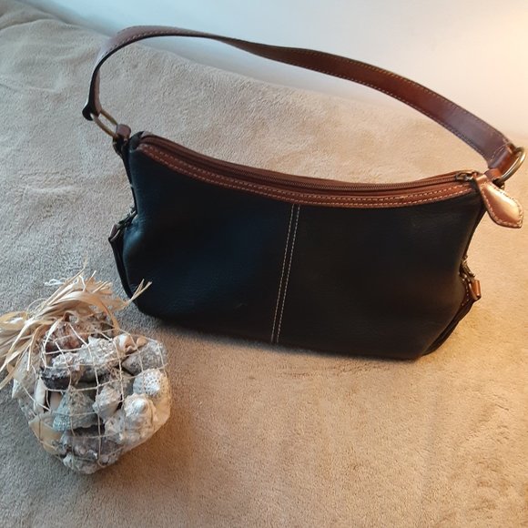 Fossil Handbags - 2/$20 Very Nice Fossil Black & Brown Pebbled Leather Purse